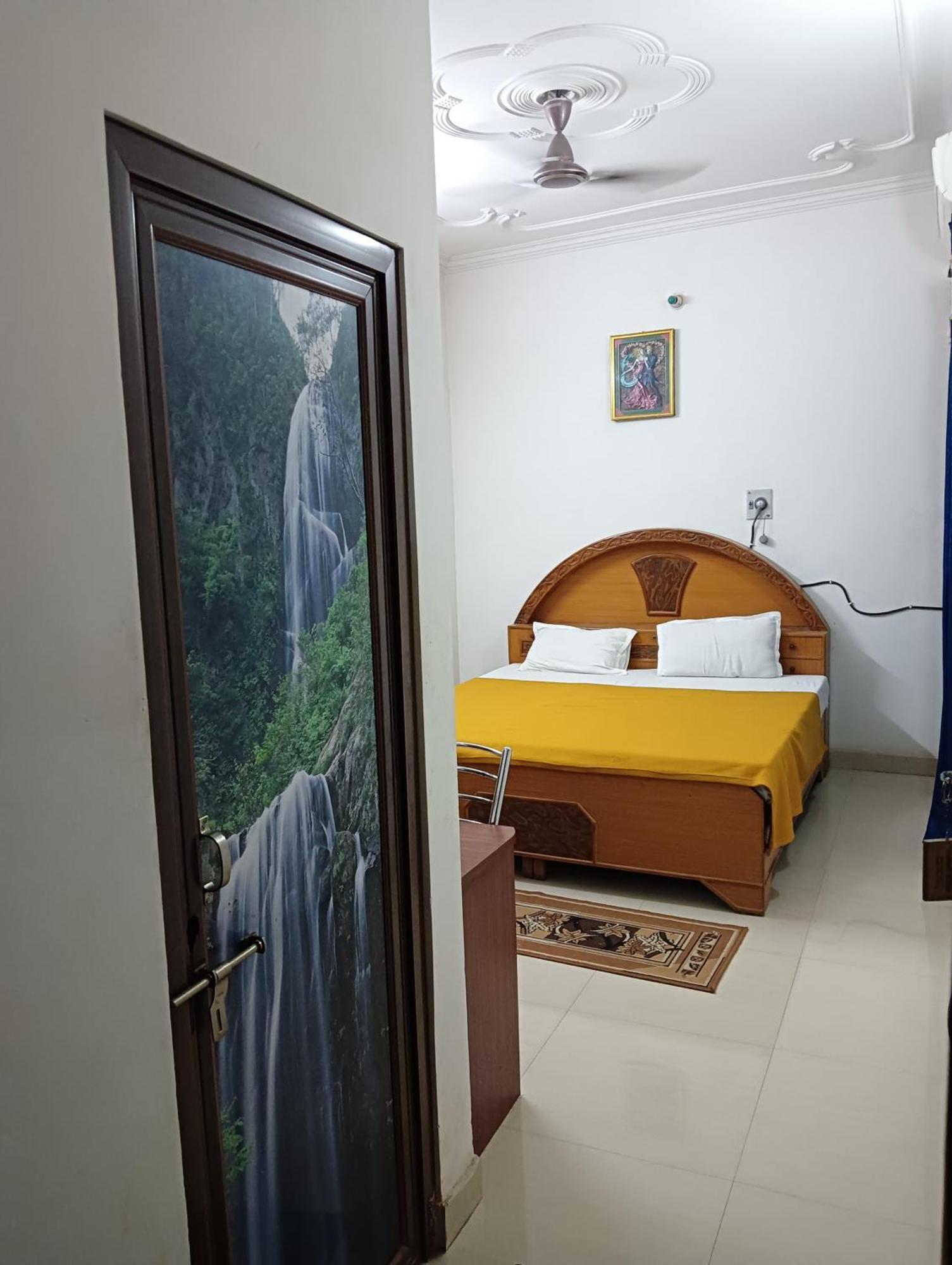 Varuna Palace Varanasi , Near Mandir & Ghat'S Exterior photo